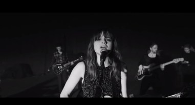 gabrielle-aplin-light-up-the-dark