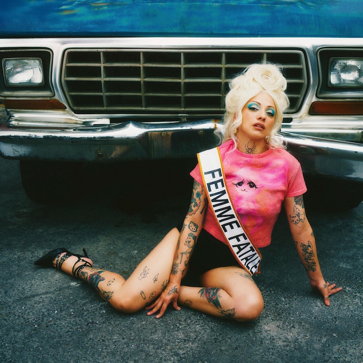 femme fatale mon laferte cover art